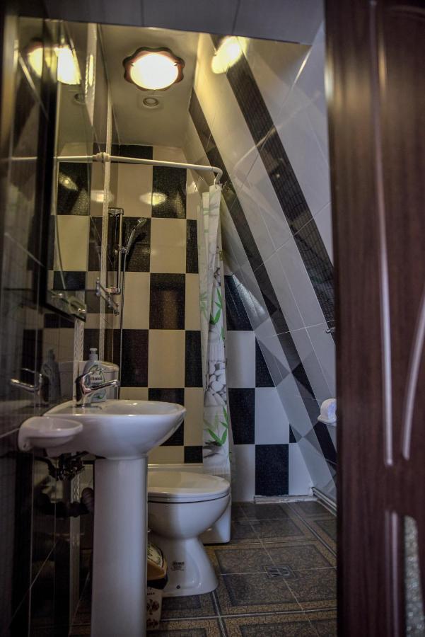 Casa Robi Hotel Pestisani Buitenkant foto
